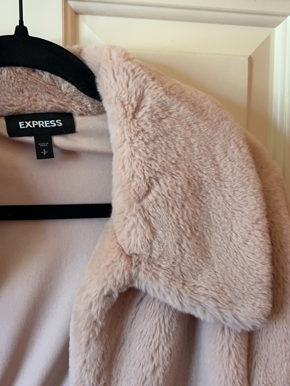 Express Faux Fur Jacket - Picture 4 of 5
